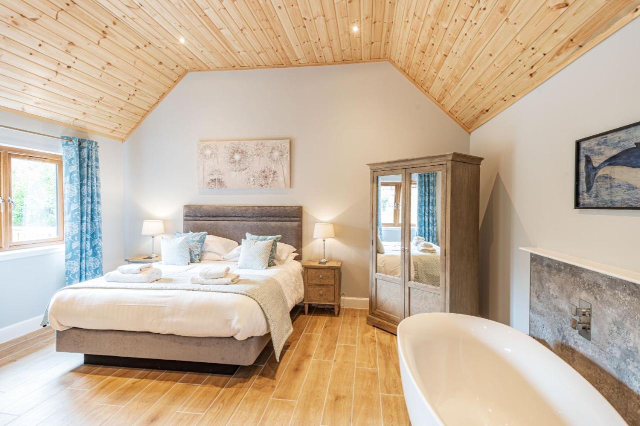 Osprey Lodge 1 With Hot Tub Ньютон Стюарт Экстерьер фото