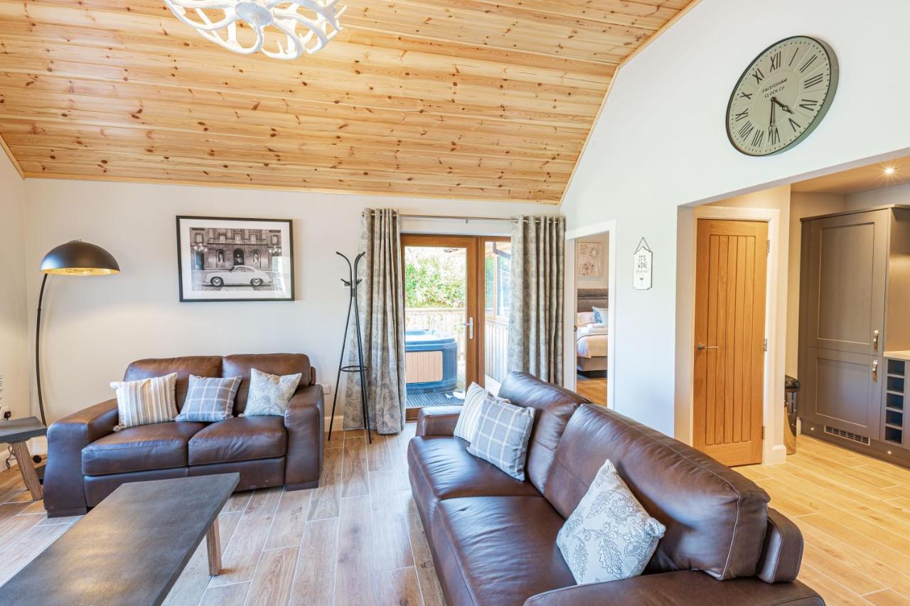 Osprey Lodge 1 With Hot Tub Ньютон Стюарт Экстерьер фото