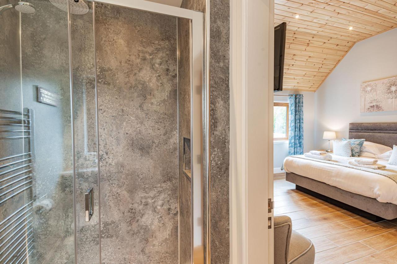 Osprey Lodge 1 With Hot Tub Ньютон Стюарт Экстерьер фото