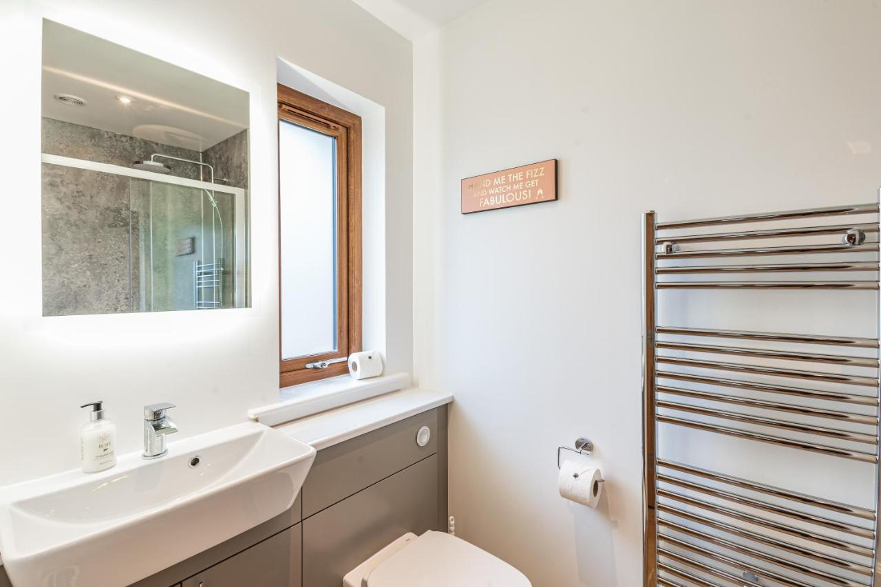 Osprey Lodge 1 With Hot Tub Ньютон Стюарт Экстерьер фото