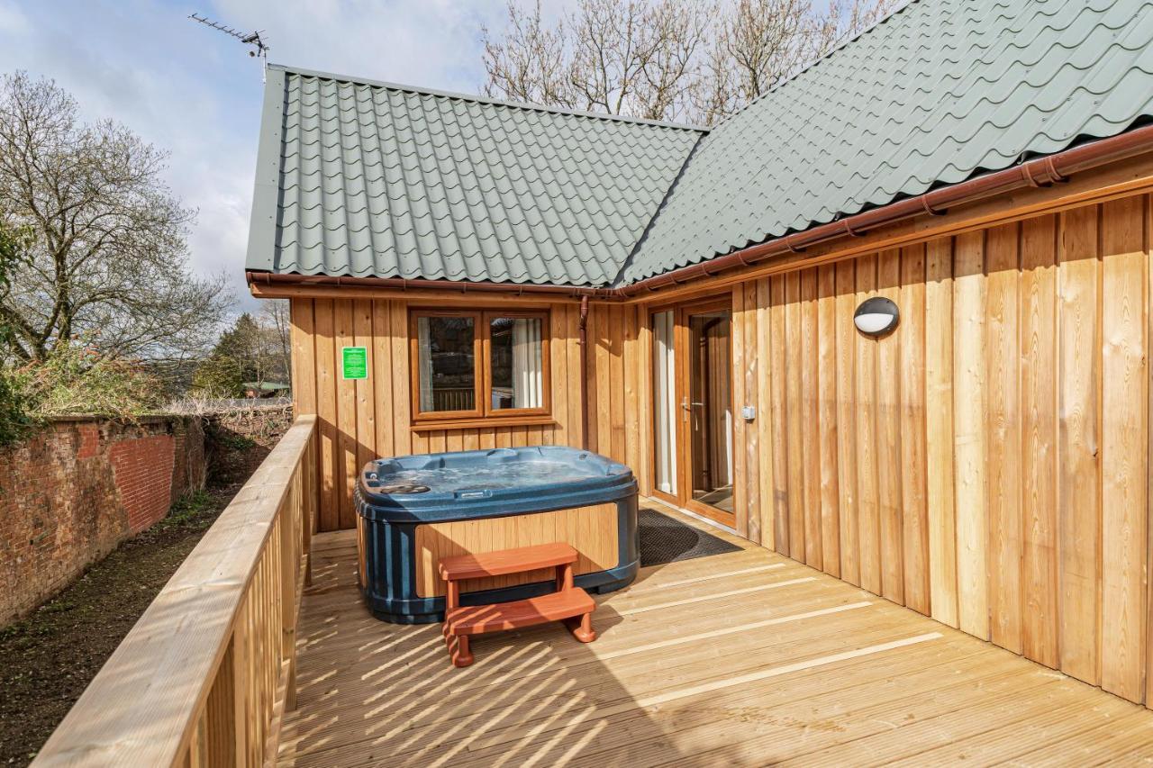 Osprey Lodge 1 With Hot Tub Ньютон Стюарт Экстерьер фото