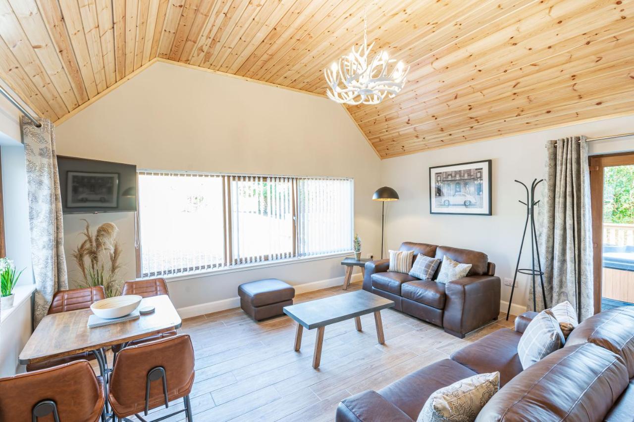 Osprey Lodge 1 With Hot Tub Ньютон Стюарт Экстерьер фото