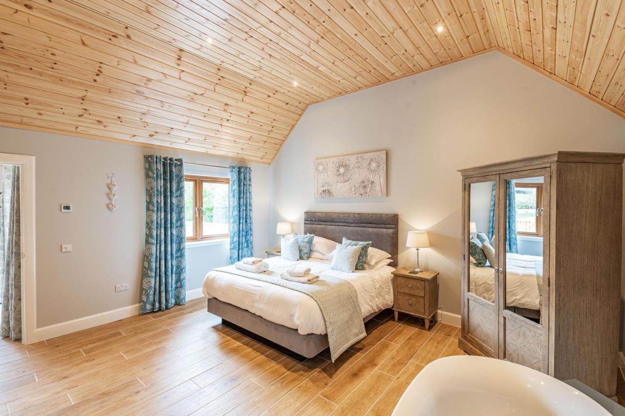 Osprey Lodge 1 With Hot Tub Ньютон Стюарт Экстерьер фото