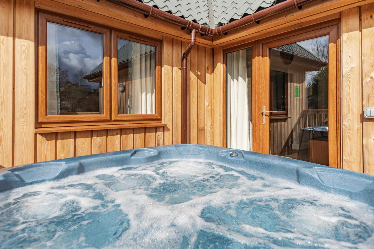 Osprey Lodge 1 With Hot Tub Ньютон Стюарт Экстерьер фото